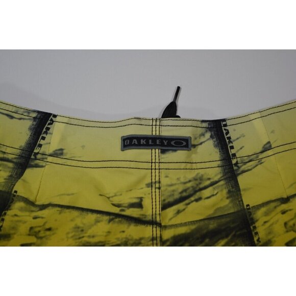 OAKLEY MENS LAG BOARDSHORTS SWIMSUIT BLACK AND YELLOW SUNRISE 30 NEW $45 - Picture 5 of 5